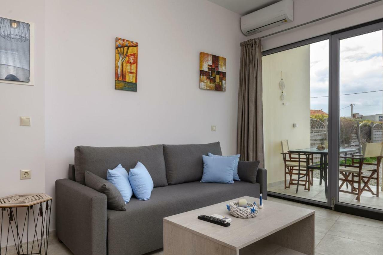 Coral Sea Apartment Kokkinos Pyrgos Exterior foto