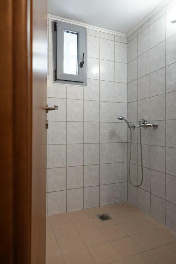 Coral Sea Apartment Kokkinos Pyrgos Exterior foto