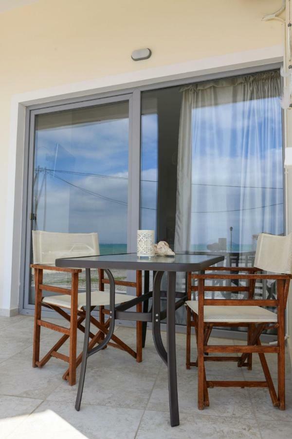 Coral Sea Apartment Kokkinos Pyrgos Exterior foto