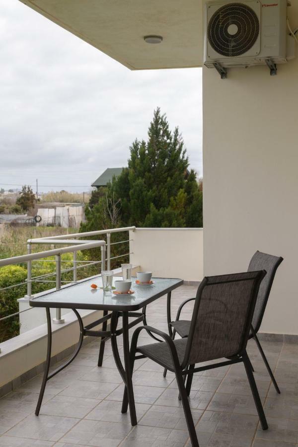 Coral Sea Apartment Kokkinos Pyrgos Exterior foto